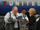 В США еще одна авиакомпания отказалась брать на борт толстяков, которые теснят других пассажиров