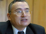 "Я не просто глава Комитета! У меня есть другие рычаги влияния... Ваши ведущие пускай готовятся отправиться на биржу. Хотя их там не устроят. Им теперь нигде не устроиться на работу" "Я не просто глава Комитета! У меня есть другие рычаги влияния... Ваши ведущие пускай готовятся отправиться на биржу. Хотя их там не устроят. Им теперь нигде не устроиться на работу"