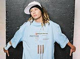 Гитарист эмо-группы Tokio Hotel обвиняется в избиении назойливой поклонницы Гитарист эмо-группы Tokio Hotel обвиняется в избиении назойливой поклонницы