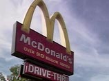 Огромная вывеска McDonald's рухнула на людей в Аризоне - двое пострадали