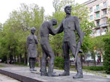 В центре Волгограда обрушился памятник комсомольцам-защитникам Сталинграда
