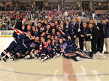 В финальном матче юниорского чемпионата мира по хоккею среди игроков не старше 18 лет сборная России уступила с разгромным счетом сверстникам из США (на фото) и завоевала серебряные медали