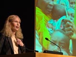Голливудская актриса Миа Фэрроу голодает вместе с африканскими детьми Голливудская актриса Миа Фэрроу голодает вместе с африканскими детьми