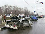 Пять человек погибли при столкновении шести автомашин в пятницу утром в московском районе Чертаново