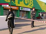 Напомним, начальник столичного ОВД "Царицыно" майор Денис Евсюков, 1977 года рождения, в ночь на понедельник устроил стрельбу на юге Москвы, убив трех человек и ранив еще шестерых Напомним, начальник столичного ОВД "Царицыно" майор Денис Евсюков, 1977 года рождения, в ночь на понедельник устроил стрельбу на юге Москвы, убив трех человек и ранив еще шестерых