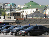 Поддержка российского автопрома не затронула чиновников: они по-прежнему покупают шикарные иномарки Поддержка российского автопрома не затронула чиновников: они по-прежнему покупают шикарные иномарки