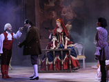 В пятницу, 1 мая, на сцене Концертного зала Мариинского театра состоится премьера оперы Моцарта "Свадьба Фигаро" на русском языке