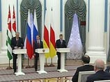 Учения НАТО в Грузии, "как бы ни пытались нас убедить в обратном, являются откровенной провокацией", - сказал глава российского государства после подписания в Москве двусторонних соглашений с Абхазией и Южной Осетией