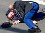 В Голландии бывший охранник на машине протаранил толпу на глазах у королевы. Есть погибшие (ВИДЕО) В Голландии бывший охранник на машине протаранил толпу на глазах у королевы. Есть погибшие (ВИДЕО)