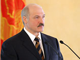 Приглашение приехать на саммит президенту Белоруссии передал 17 апреля глава МИД Чехии Карел Шварценберг во время визита в Минск. Сам Лукашенко тогда не ответил, поедет ли в Прагу или нет, а лишь заявил, что Белоруссия готова наладить отношения с ЕС