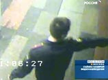 В ночь на 27 апреля Евсюков, начальник ОВД "Царицыно", застрелил из пистолета, находящегося в розыске, подвозившего его водителя машины, а затем зашел в супермаркет "Остров" на Шипиловской улице, где открыл беспорядочный огонь по посетителям и сотрудникам В ночь на 27 апреля Евсюков, начальник ОВД "Царицыно", застрелил из пистолета, находящегося в розыске, подвозившего его водителя машины, а затем зашел в супермаркет "Остров" на Шипиловской улице, где открыл беспорядочный огонь по посетителям и сотрудникам