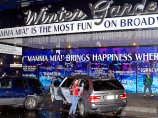 Вторая по счету авария на съемках фильма Николаса Кейджа в Нью-Йорке: девять пострадавших Вторая по счету авария на съемках фильма Николаса Кейджа в Нью-Йорке: девять пострадавших