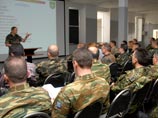 Участники учений Cooperative Lancer/Cooperative Longbow-2009, стартовавших накануне в Грузии в рамках программы НАТО "Партнерство ради мира", проводят в четверг рабочие встречи, сообщили в грузинском министерстве обороны