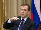 Медведев лично поздравил героев Победы над фашизмом и пообещал им новые льготы