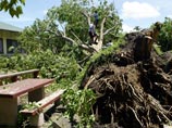 На Филиппинах второй за неделю мощный тайфун "Чан-хом" унес жизни 15 человек