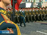 Парад в Москве - войска идут советским построением
