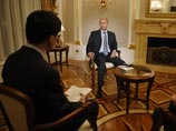 "В зависимости от эффективности нашей работы и я, и президент Дмитрий Анатольевич Медведев будем принимать решения о том, что нам делать в будущем - и мне, и ему", - сказал Путин, отвечая интервью японским СМИ 