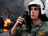 Столкновения анархистов и полиции в Афинах - стражи порядки применили слезоточивый газ