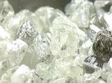 NYT:   от России  зависят мировые цены на алмазы, но быть в авангарде отрасли  сейчас  опасно
