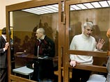 Информированность россиян о новом судебном процессе над бывшими руководителями ЮКОСа Михаилом Ходорковским и Платоном Лебедевым возросла с 28% в марте до 32% опрошенных в апреле текущего года