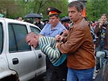 На сторонников Ходорковского напали бритоголовые с цепями (ФОТО). В ГУВД этого не заметили
На сторонников Ходорковского напали бритоголовые с цепями (ФОТО). В ГУВД этого не заметили