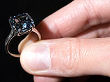 езупречный голубой бриллиант весом 7,03 карата продан за рекордную сумму 9,49 млн долларов на аукционе Sotheby's в Женеве