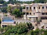 Согласно испанскому обвинительному заключению, россияне, задержанные в ходе операции "Тройка", через подчиненных и посредников контролировали контрабанду, мошенничество, взяточничество, наркотрафик и убийства Согласно испанскому обвинительному заключению, россияне, задержанные в ходе операции "Тройка", через подчиненных и посредников контролировали контрабанду, мошенничество, взяточничество, наркотрафик и убийства