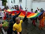 Шествие секс-меньшинств было намечено, как и в Москве, на 16 мая