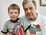 Гражданин Финляндии Пааво Салонен несколько лет пытался забрать у бывшей супруги, российской гражданки, своего сына. Опеку над мальчиком ему поручил финский суд Гражданин Финляндии Пааво Салонен несколько лет пытался забрать у бывшей супруги, российской гражданки, своего сына. Опеку над мальчиком ему поручил финский суд