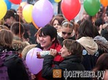 В Петербурге состоялся "Радужный флэш-моб", посвященный борьбе с гомофобией