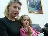 Гражданка России Наталья Зарубина, сумевшая через суд вернуть в Португалии дочь Александру, возвращается сегодня с ней на родину