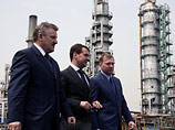 Медведев дал указание удержать население в Хабаровском крае, развивая малый
бизнес Медведев дал указание удержать население в Хабаровском крае, развивая малый
бизнес