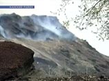 Спасатели пытались тушить полигон, но сил нескольких пожарных расчетов для этого не хватает Спасатели пытались тушить полигон, но сил нескольких пожарных расчетов для этого не хватает