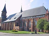 Кафедральный собор был заложен в 1333 году в стиле северо-германской готики.  В 1588 году с внешней стороны северного нефа собора был возведен "профессорский склеп", в котором в 1804 году был захоронен выдающийся философ Иммануил Кант