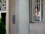 Мужчина, вооруженный гранатами, ворвался в резиденцию президента Сербии Мужчина, вооруженный гранатами, ворвался в резиденцию президента Сербии