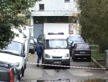 Пожилая женщина выбросила из окна 17-го этажа полуторагодовалую девочку и прыгнула вслед за ней сама Пожилая женщина выбросила из окна 17-го этажа полуторагодовалую девочку и прыгнула вслед за ней сама