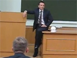 Оппозиционная молодежь вручила главе Росмолодежи Якеменко мозг Оппозиционная молодежь вручила главе Росмолодежи Якеменко мозг