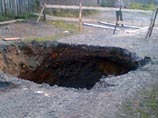 В Ростове-на-Дону провалился грунт: движение поездов могут остановить В Ростове-на-Дону провалился грунт: движение поездов могут остановить