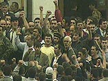 Жители микрорайона Махачкалы, недовольные периодическим отключением электроэнергии, захватили электроподстанцию Жители микрорайона Махачкалы, недовольные периодическим отключением электроэнергии, захватили электроподстанцию