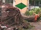 По последним данным, в Бангладеш, одном из беднейших государств мира, число жертв достигло 130 человек По последним данным, в Бангладеш, одном из беднейших государств мира, число жертв достигло 130 человек