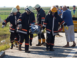 На юге Болгарии пассажирский автобус врезался в группу людей на горной дороге, 15 человек погибли