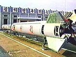 КНДР готовится установить на пусковую площадку еще одну межконтинентальную ракету