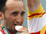 28 мая произошло вскрытие контрольной допинг-пробы "В" итальянского велогонщика Давиде Реббелина, который на Играх-2008 в Пекине занял второй место в групповой гонке, но затем был уличен в числе пяти других спортсменов в применении эритропоэтина нового по