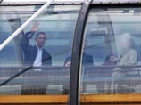 После отъезда Обамы из Парижа его супругой и детьми занялся Саркози