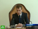 Медведев после убийства главы МВД Дагестана приехал в республику и счел обстановку "сложной" 