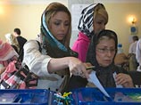 На президентских выборах, состоявшихся в пятницу в Иране, в связи с повышенной явкой избирателей, которое предполагалось закончить в шесть часов вечера (17.30 мск), пришлось продлевать
