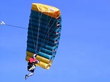 Джордж Буш-старший прыжком с парашютом отметил свое 85-летие Джордж Буш-старший прыжком с парашютом отметил свое 85-летие