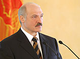 Президент Белоруссии Александр Лукашенко отложил намеченный на субботу вылет в Москву для участия во встрече стран ОДКБ из-за конфликта с Россией вокруг поставок молока