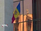 Молдавский парламент, сформированный по итогам выборов 5 апреля, дважды не смог избрать нового президента страны. Коммунистам, получившим большинство в парламенте, оба раза не хватило одного голоса, чтобы избрать главу государства