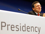 Баррозу заявил, что "горд и тронут" позицией лидеров ЕС, поддержавших его переизбрание на посту главы Еврокомиссии. Об этом он объявил на пресс-конференции по итогам первого дня работы саммита ЕС